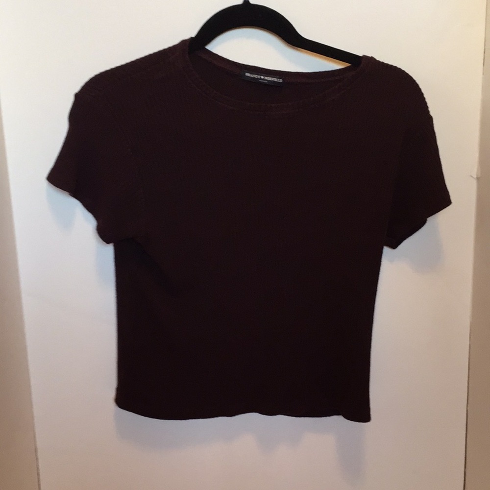 BRANDY MELVILLE SHORT SLEEVE TOP